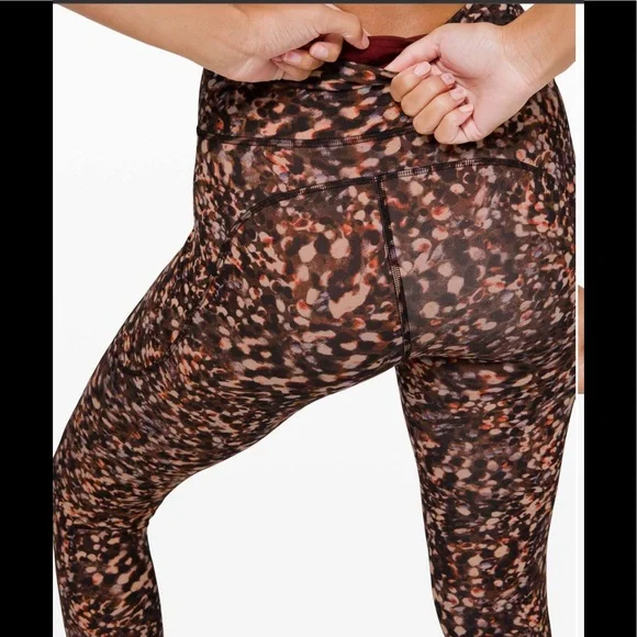 Lululemon Invigorate High-Rise Tight 25" NWOT - Picture 7 of 16